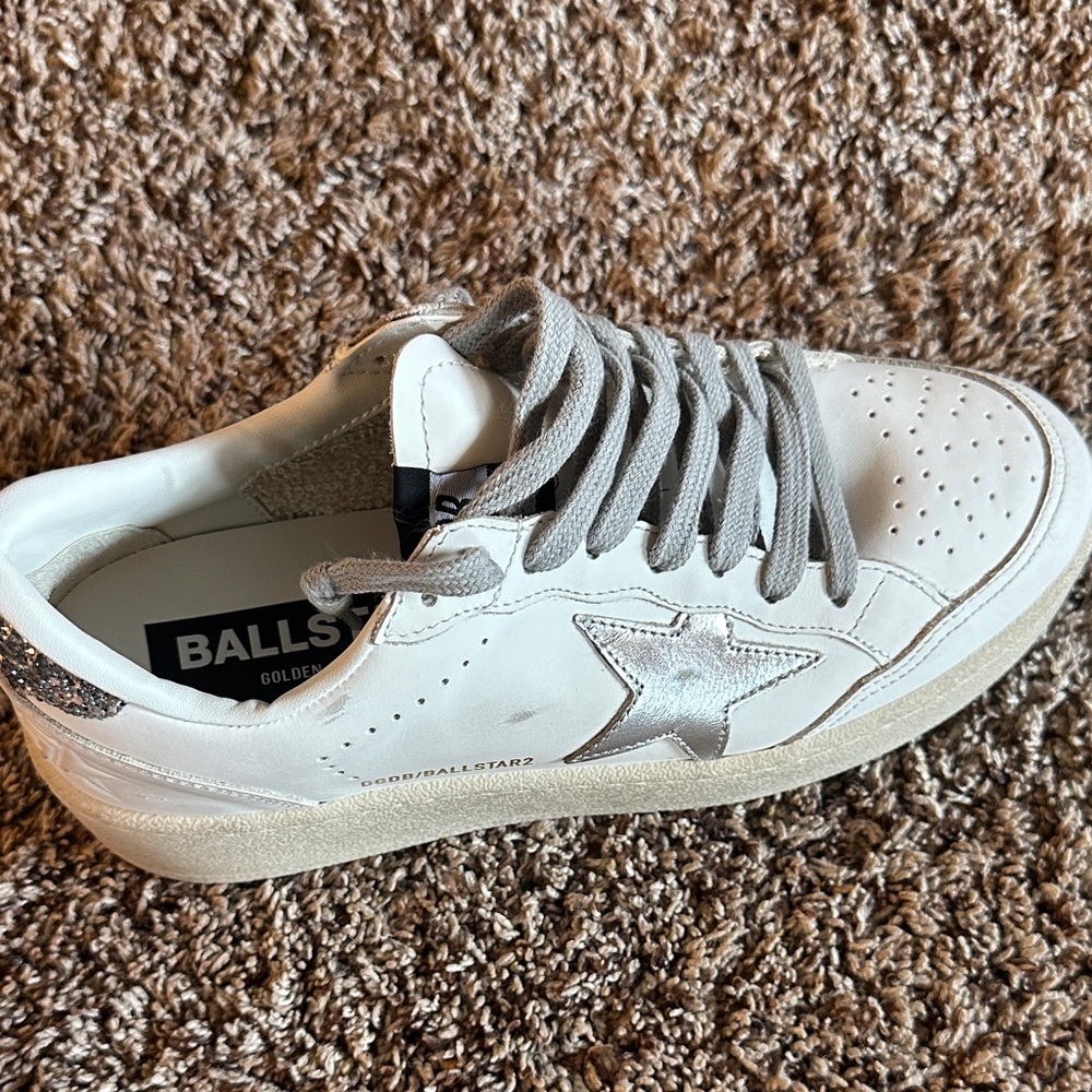 BRAND NEW Golden Goose White and Silver Star Sneakers